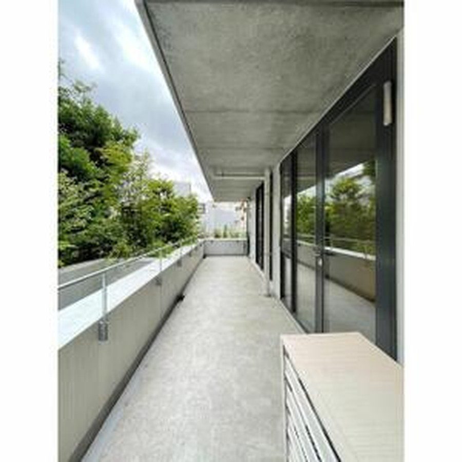 Calm Tokyo family residence terrace