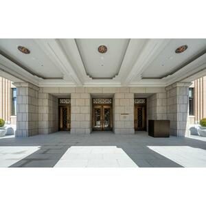 Colonnade lobby