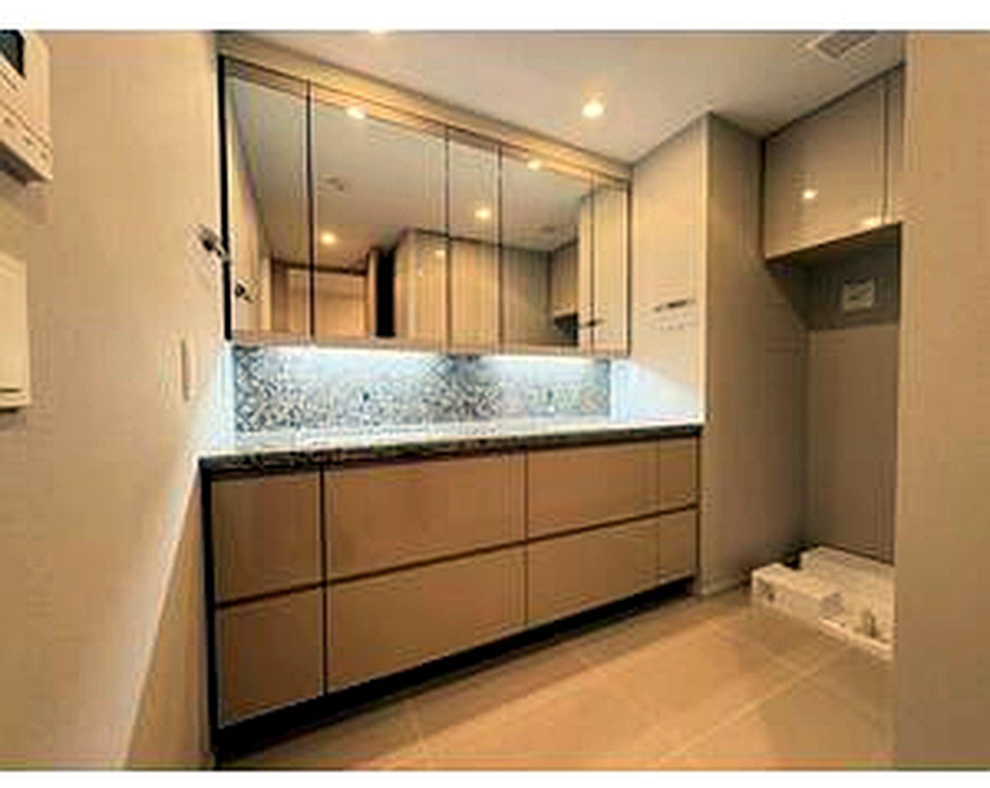 Powder room